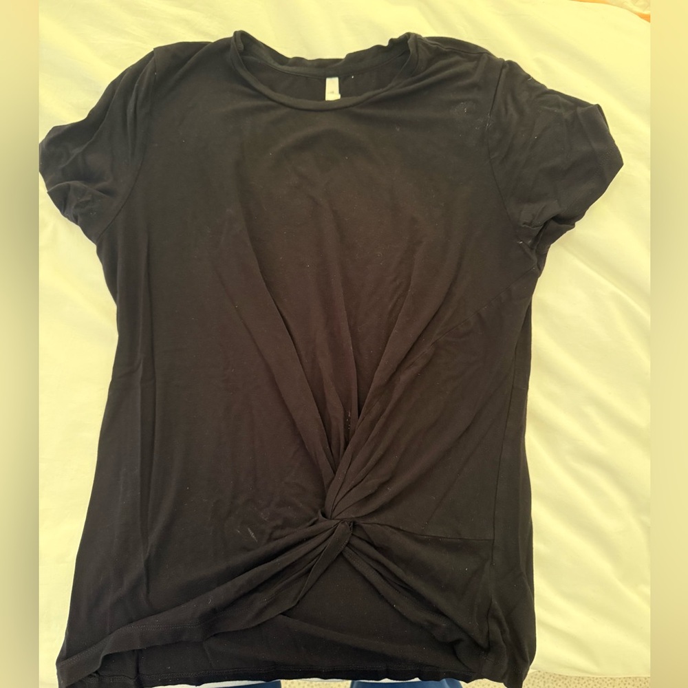 Aritzia black twist front t shirt